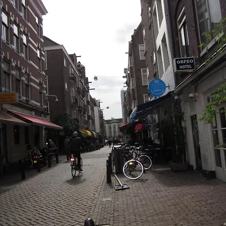 Amsterdam Hostel Uptown-3