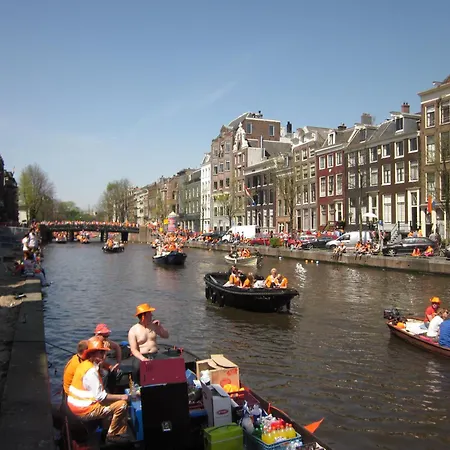 Amsterdam Hostel Uptown-2